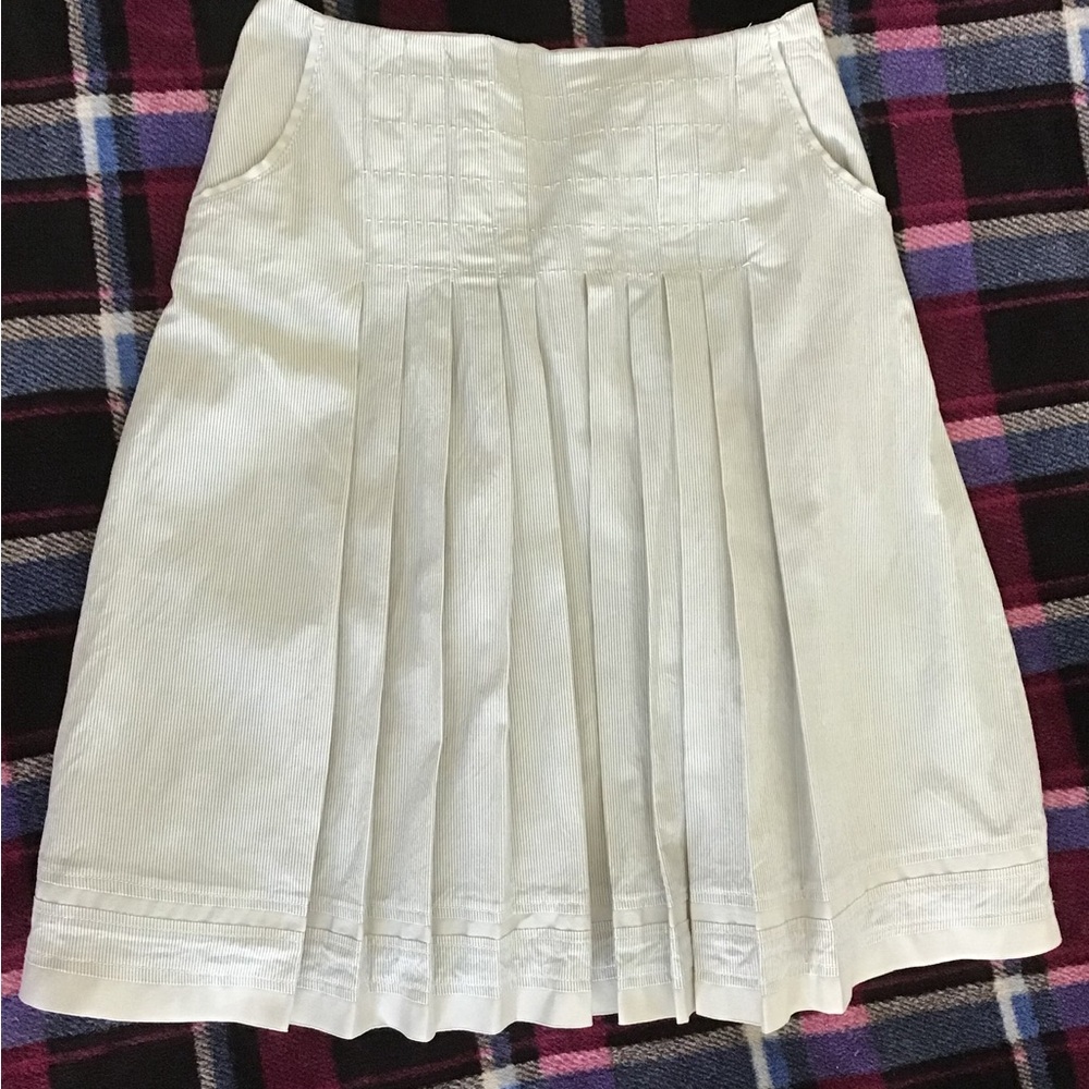 RESERVED pleated skirt with pockets and lining